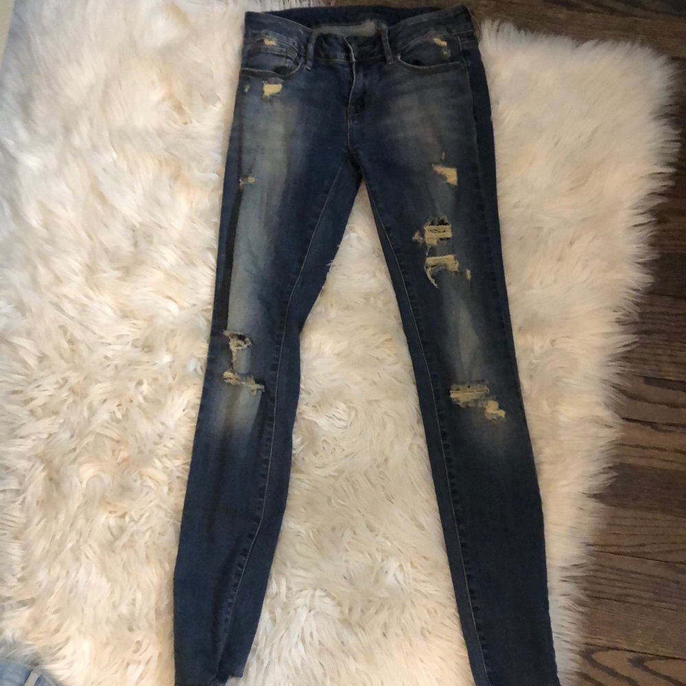 Ripped skinny jeans
